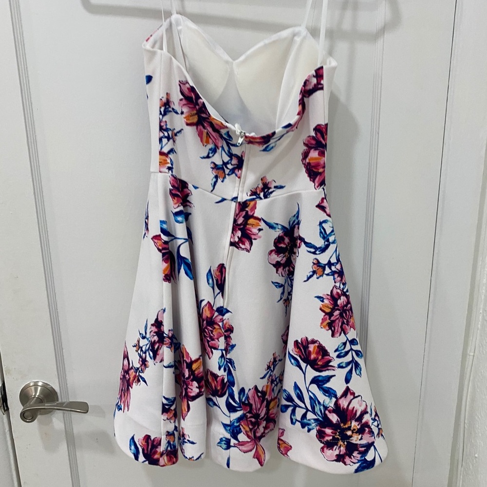B DARLIN FLORAL WHITE DRESS